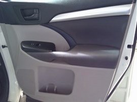 2014 TOYOTA HIGHLANDER WHITE LE 3.5L AT AWD.  Z24869